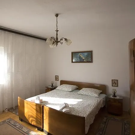 12291a Apartment